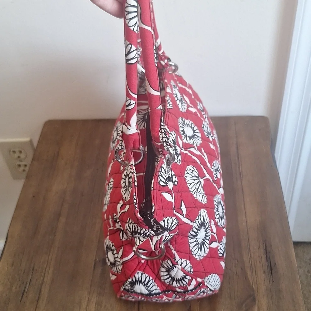 Vera Bradley Sophie Bag Deco Daisy Red White Black Floral Quilted Shoulder Bag
